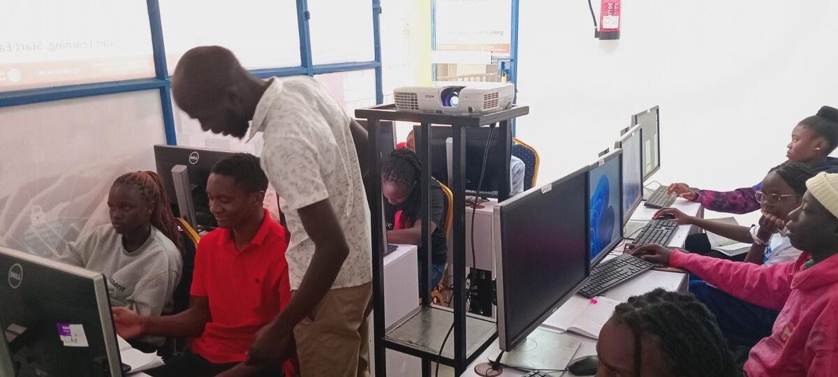 Computer essentials training class at MTTI